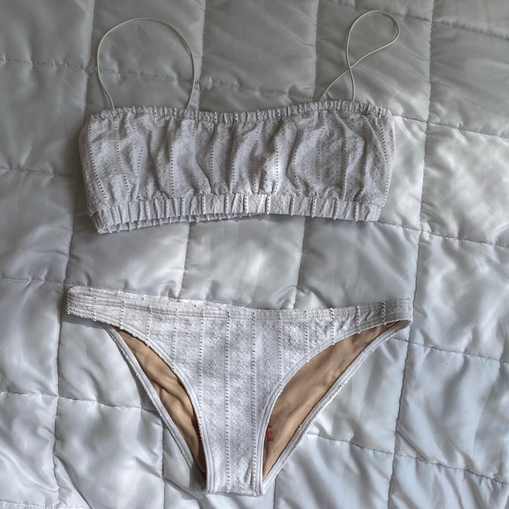 NWOT Billabong x It’s now Cool bikini